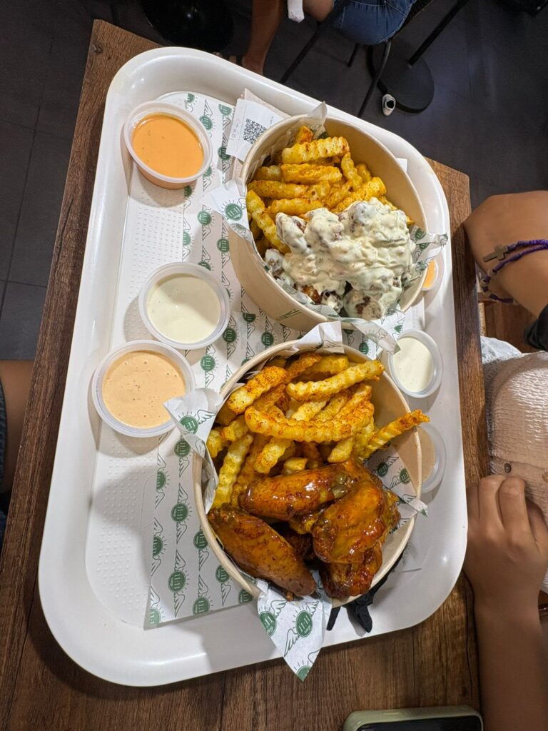 🍗 Salida de hermanas: probando alitas en Once Once