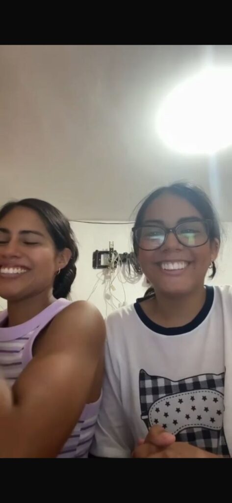 🚂 Cuando tu hermana menor te convence de unirte a una tendencia de TikTok